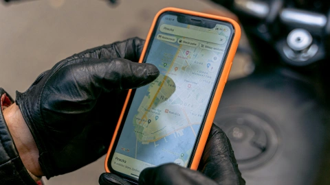 Essential Travel Tech for Business Trips in 2025