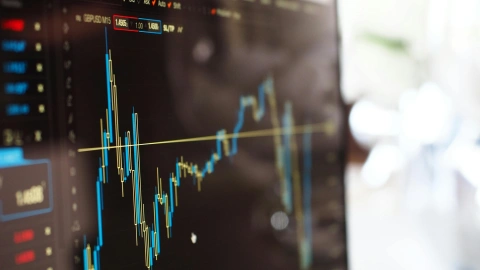 Can AI Predict Market Crashes? What We Know (and Don’t)